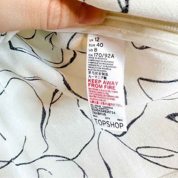 TopShop Abstract Print Blouse - Picture 5 of 5